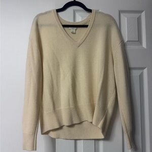 Club Monaco cashmere Soft Cream V-Neck Sweater
